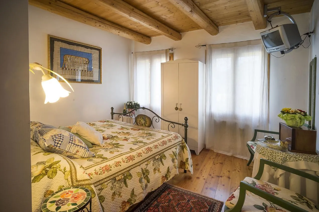 Casa Fiorina Bed & Breakfast Miane 3*,  Italy